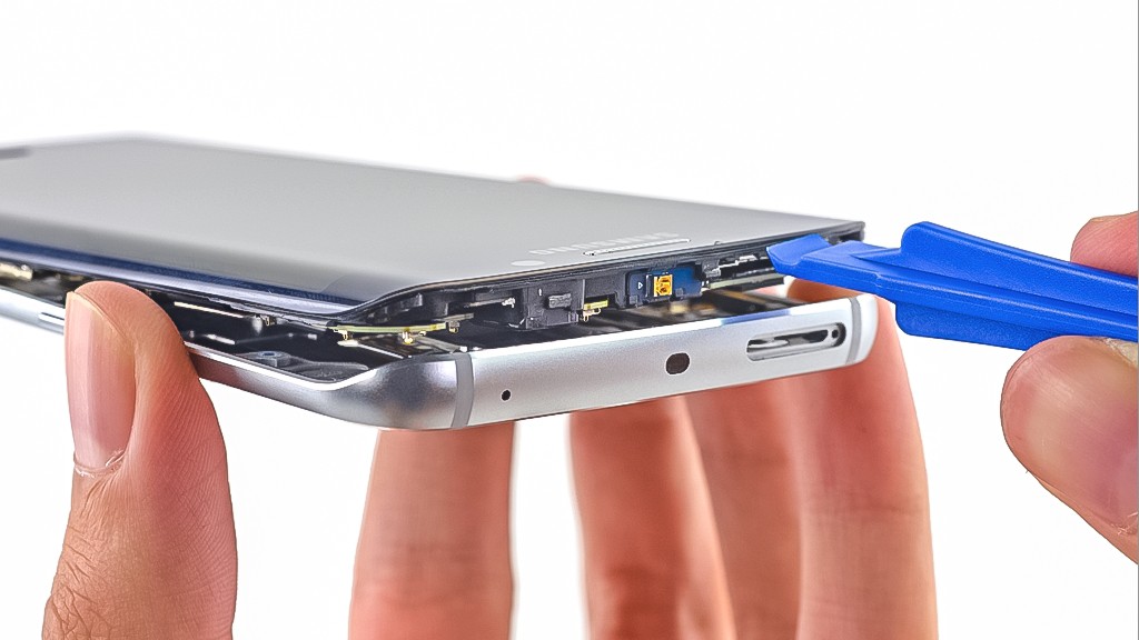 Samsung не подумала о поломках GALAXY S6 Edge