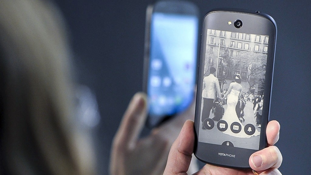 YotaPhone 3 будет стоить не менее $550