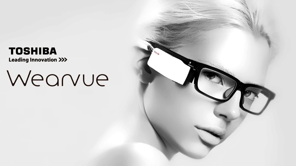 Смарт-очки Toshiba для работников предприятий