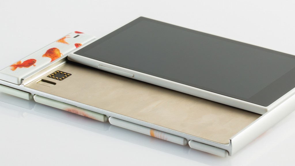 Google испытает модульный смартфон Project Ara на пуэрториканцах — меньше рисков